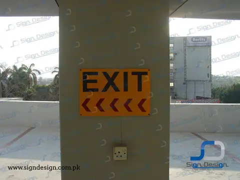 Parsa Tower Parking Signs – project image 7