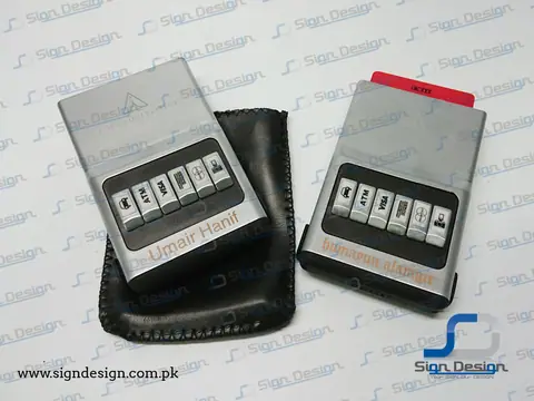 The Gadget Effect Card Holder – project image 3